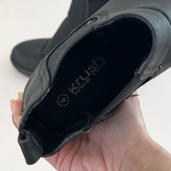 Boohoo Chelsea Boots Black — Size 4 UK (size 6 US) - Picture 5 of 6